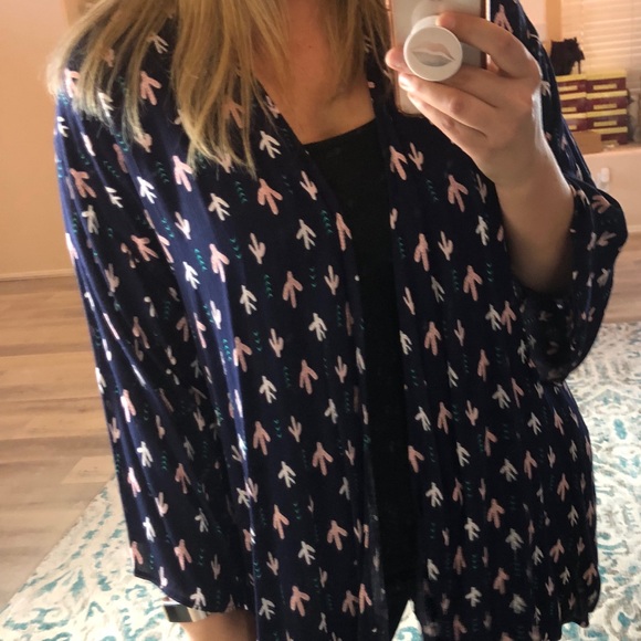 M & L Oversized Cactus kimono - Picture 4 of 5